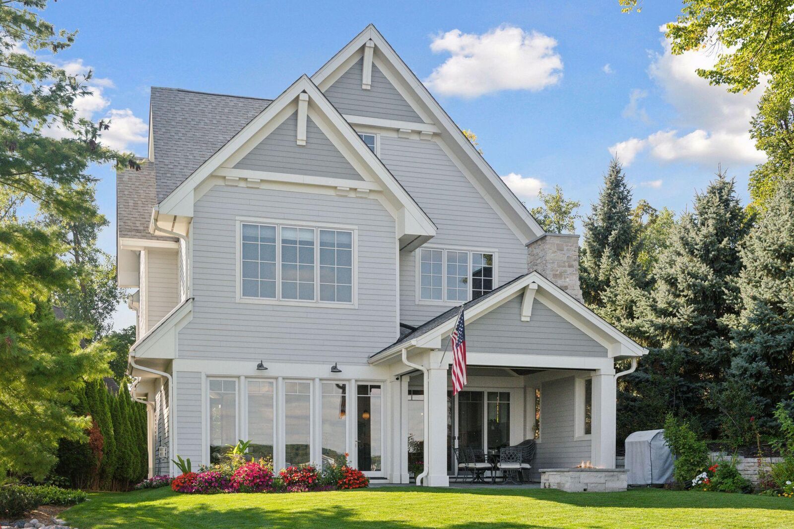 Property Photo:  245 Lakeview Avenue  MN 55331 