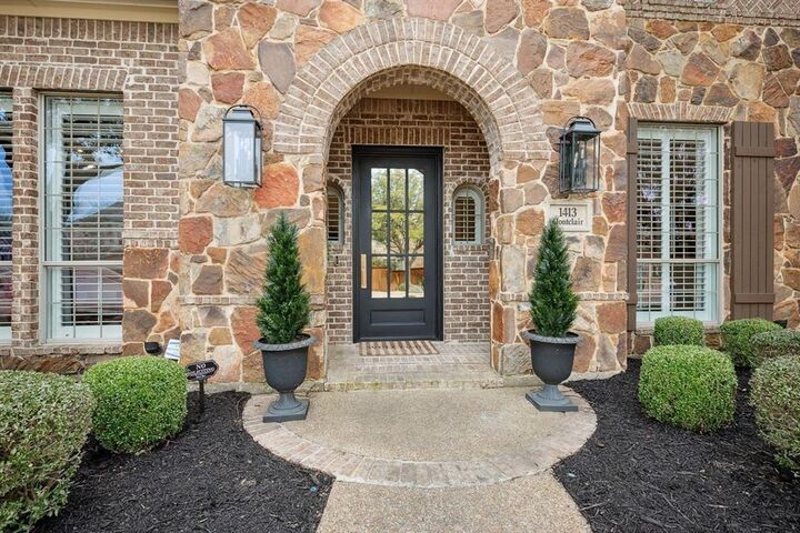 Property Photo:  1413 Montclair Circle  TX 75071 