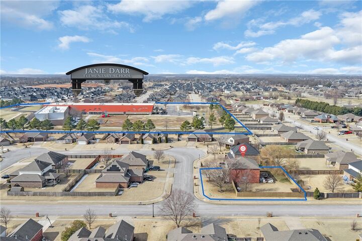 Property Photo:  5001 Bay Court  AR 72758 