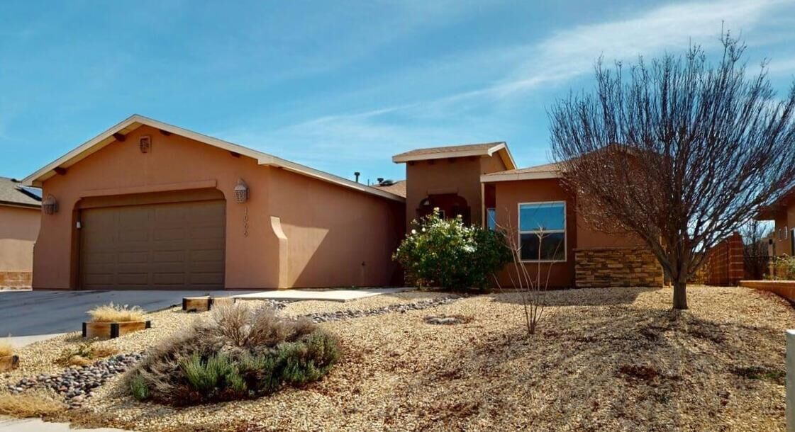 Property Photo:  1066 La Bajada Dr  NM 88310 