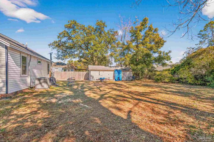 Property Photo: 536 S 2nd St FL 32507