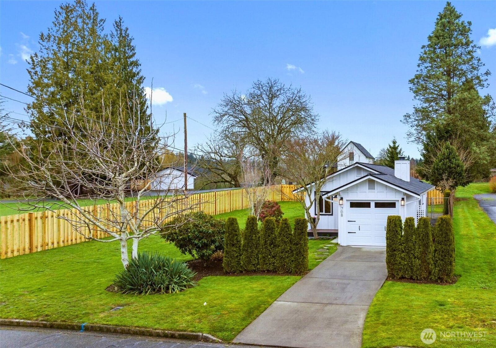 Property Photo:  708  13th Street  WA 98290 