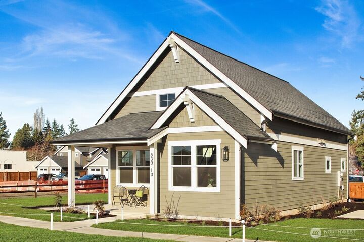 Property Photo: 530 E Sunset Drive 10 WA 98225