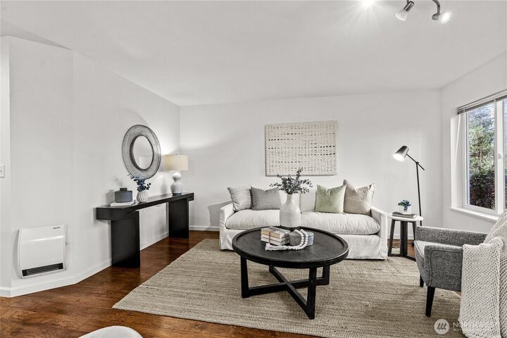 Property Photo:  5000  Village Park Drive B112  WA 98027 