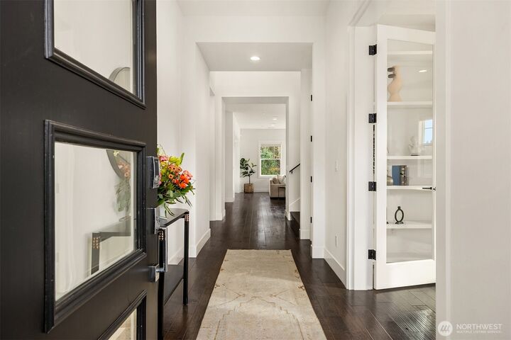 Property Photo:  8711 NE Winslow Grove Court  WA 98110 