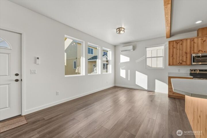 Property Photo:  413 E Okanogan Avenue  WA 98816 