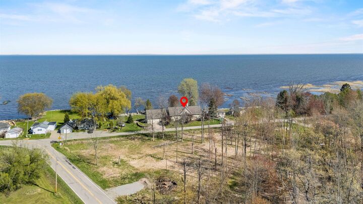 Property Photo:  4882 S Bayshore Lane  WI 54153 