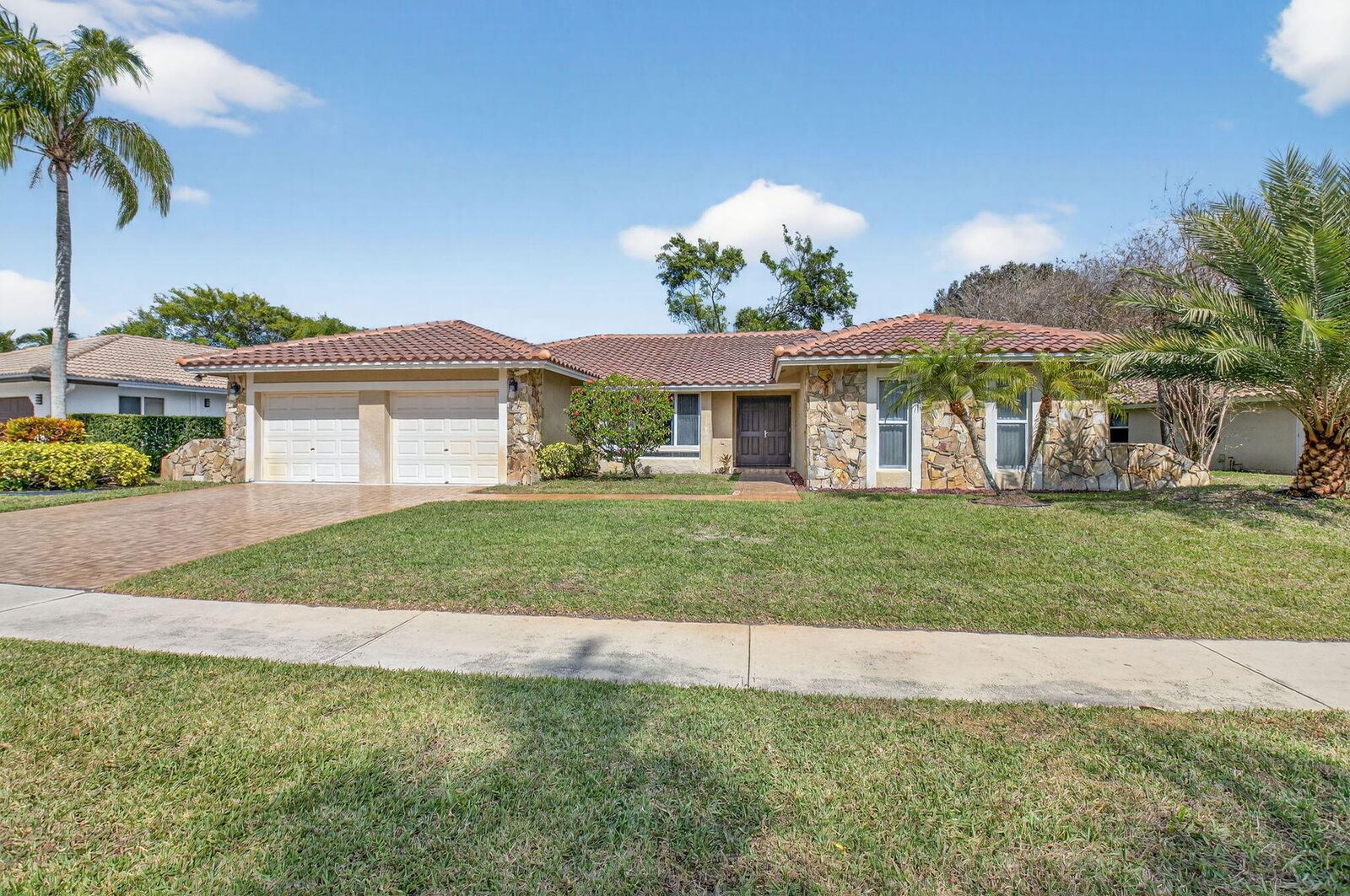 Property Photo:  10185 Harbourtown Court  FL 33498 