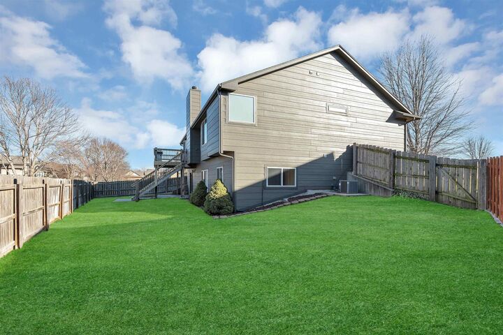 Property Photo:  3327 N Lake Ridge Ct  KS 67205 