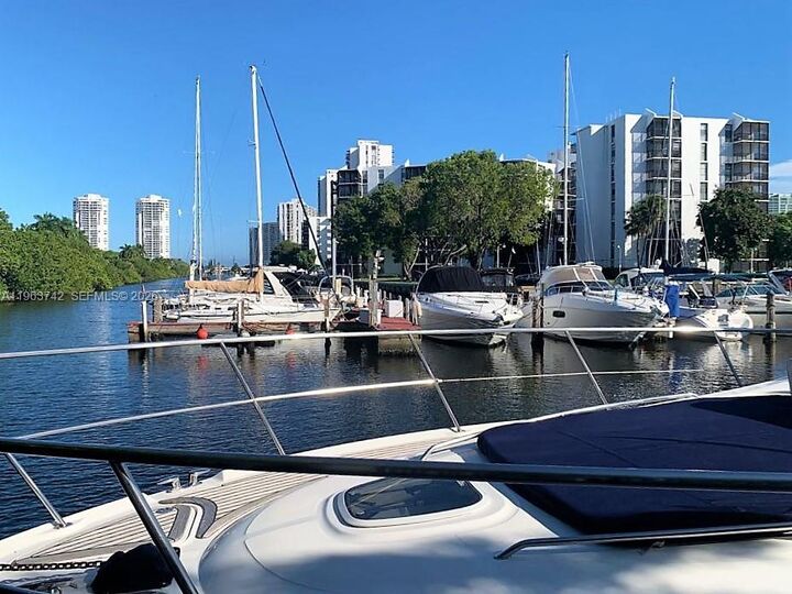 Property Photo: 3375 N Country Club Dr Slip 5 FL 33180