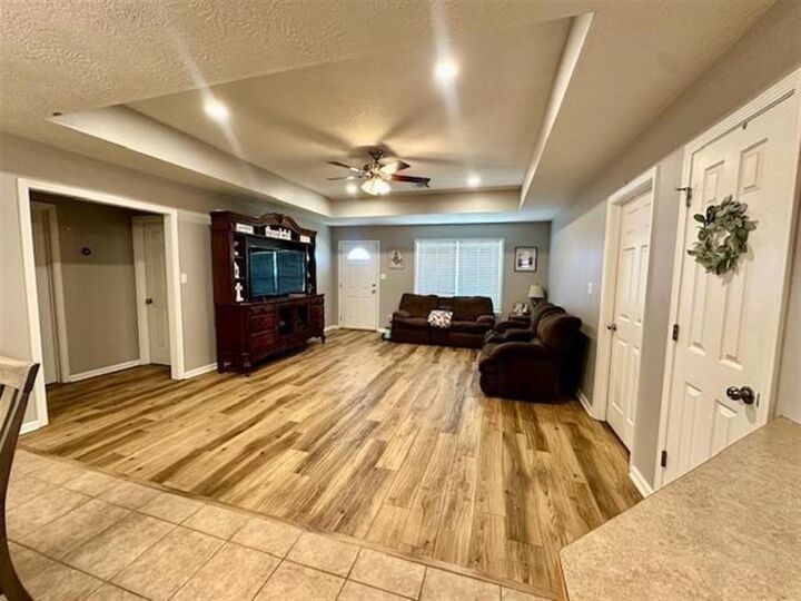 Property Photo: 414 Algonia Avenue LA 70650