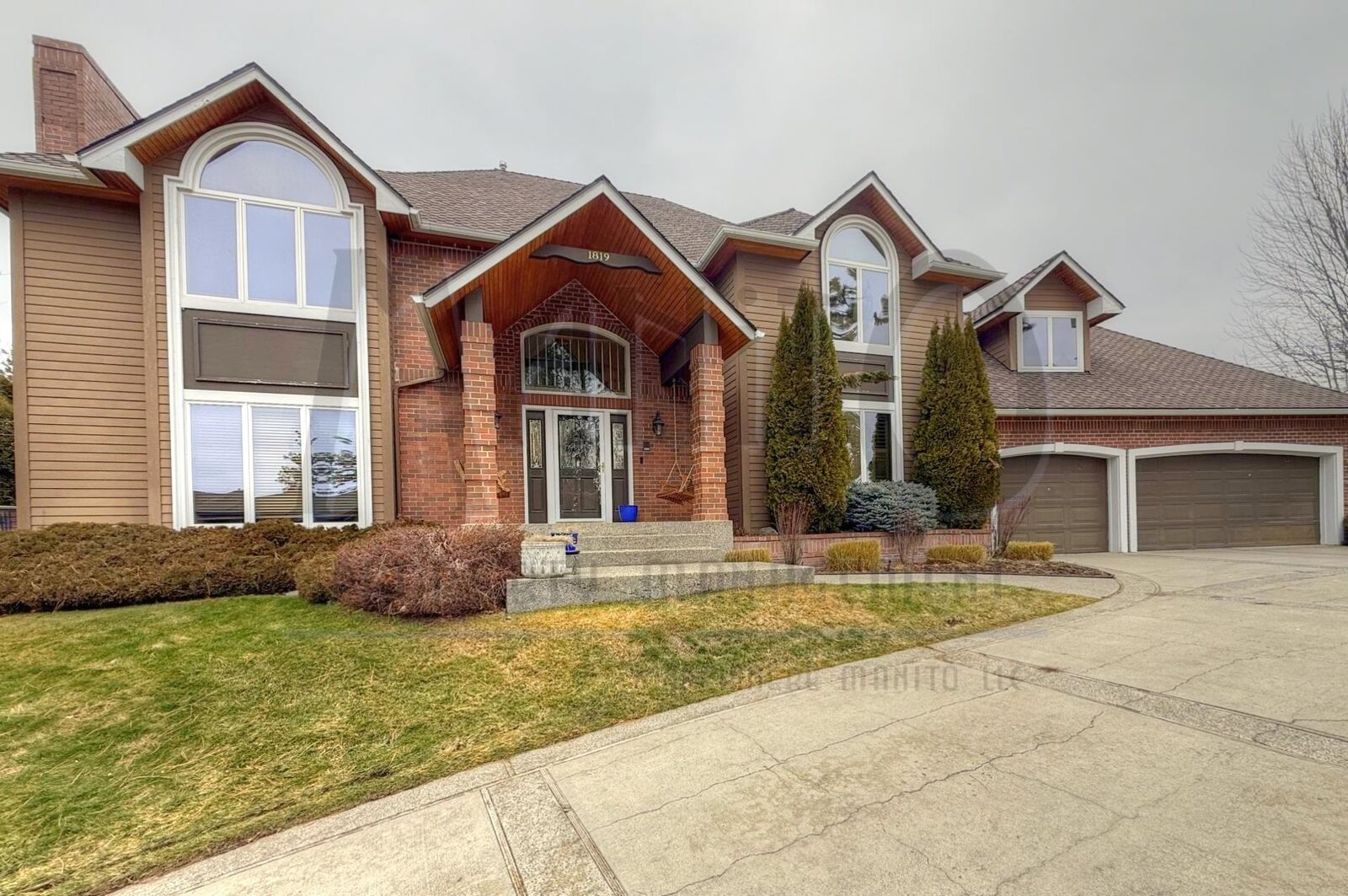 Property Photo:  1819 E Southridge Dr  WA 99223 