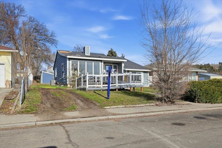 Property Photo:  3723 E Fairview Ave  WA 99217 
