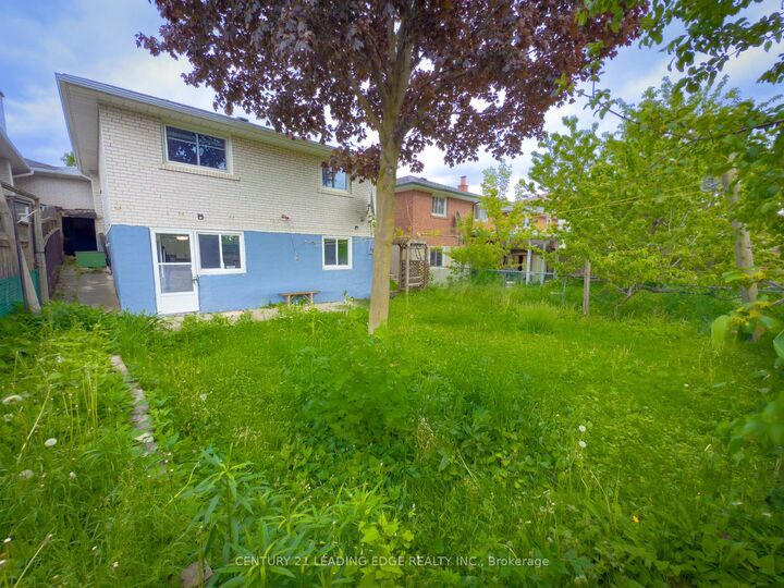 Property Photo:  10 Clipper Road  ON M2J 4C9 