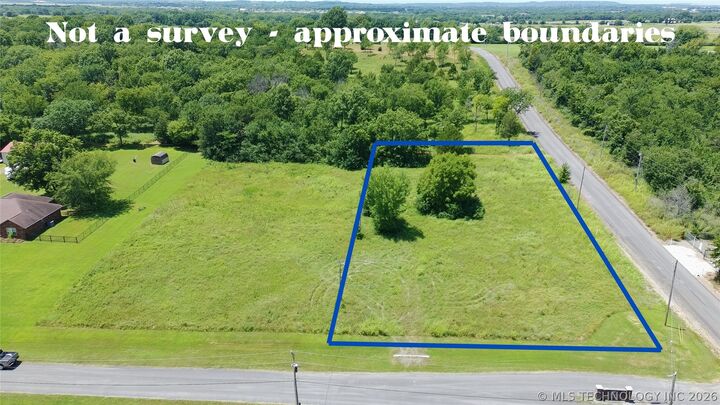 Property Photo: 5301 S 32nd Street E OK 74403