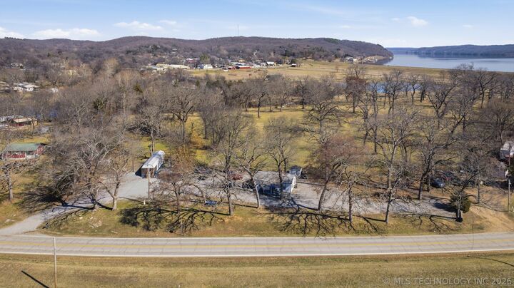 Property Photo:  600 S Main  OK 74366 