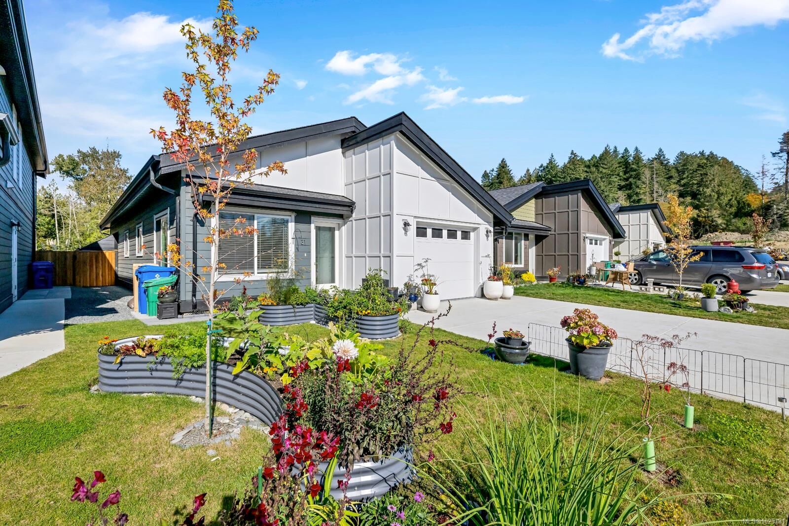 Property Photo: 31 Saanich Ridge Dr BC V8M 0B8