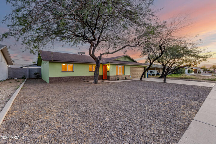 Property Photo:  1233 E Broadmor Drive  AZ 85282 