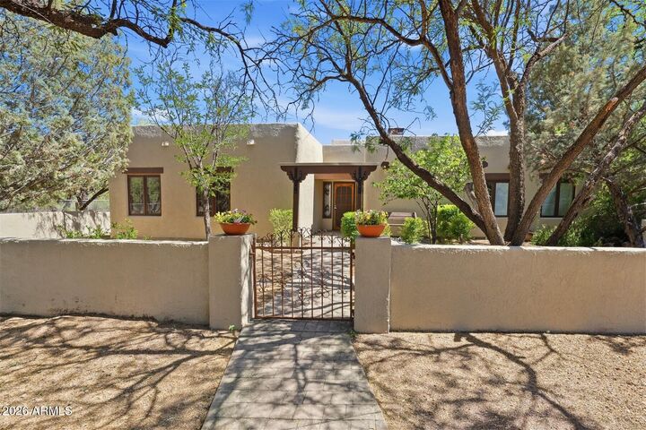 Property Photo: 1366 E Cottonwood Lane AZ 85616