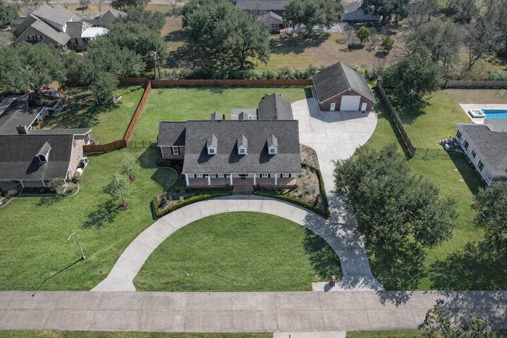 Property Photo:  107 Talbot Dr  LA 70360 