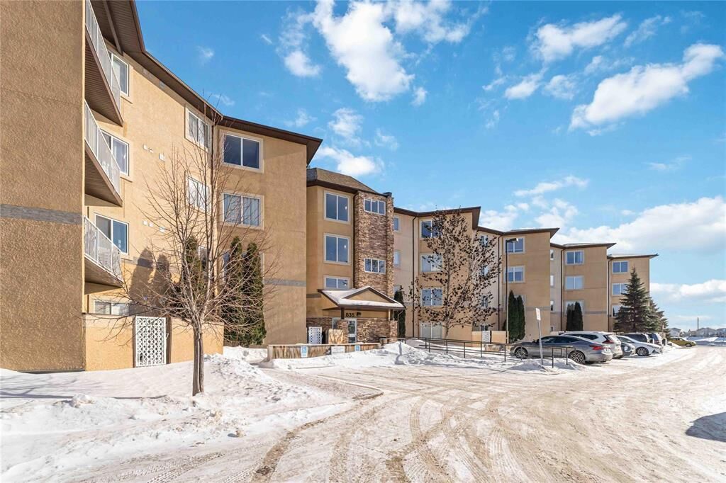 Property Photo: 835 Adsum Drive MB R2R 0P4