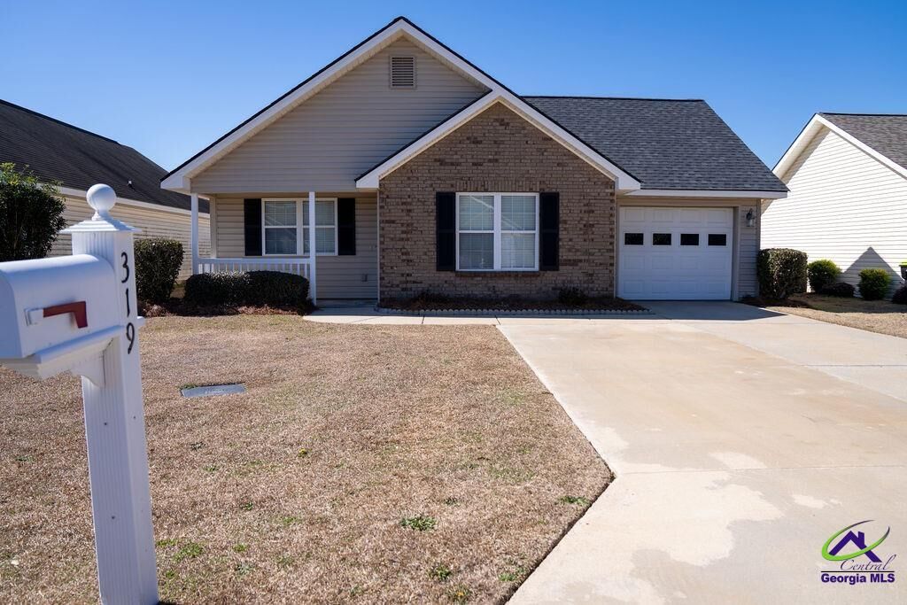 Property Photo:  319 Deerfield Circle  GA 31088 