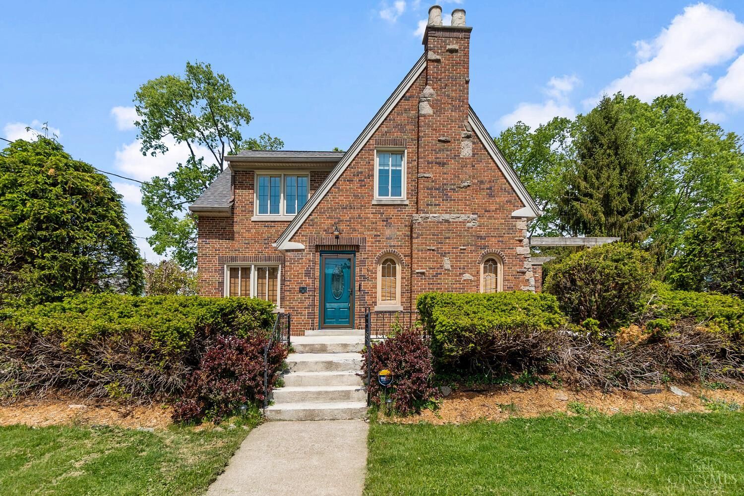 Property Photo:  1626 Flora Avenue  OH 45231 
