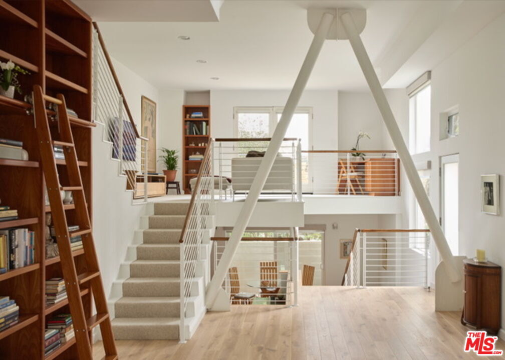 Property Photo:  938 Lincoln Blvd  CA 90403 