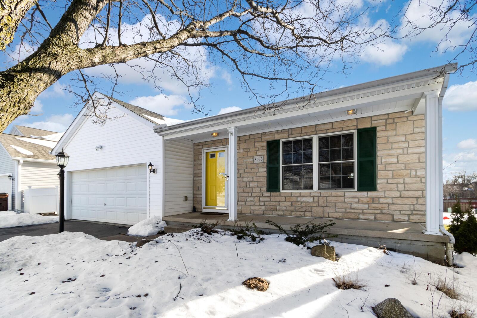 Property Photo:  8033 Willowbrook Crsg Drive  OH 43004 