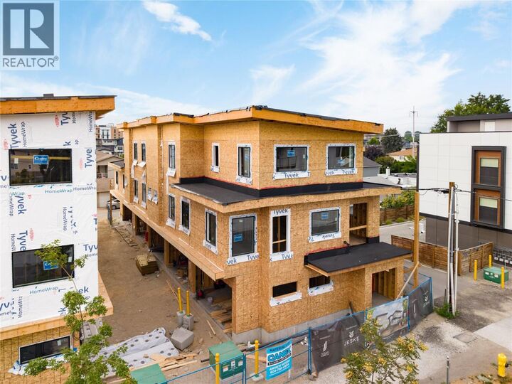 Property Photo: 735 Morrison Avenue 1 BC V1Y 5E5