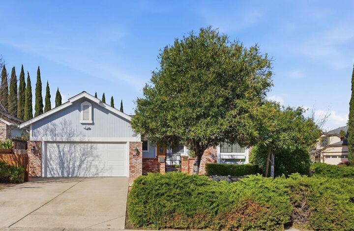 Property Photo:  1009 Flintrock Dr  CA 94509 