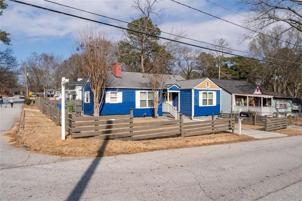 Property Photo:  2603 Oldknow Drive NW  GA 30318 