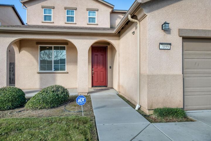 Property Photo:  7099 N Shiraz Avenue  CA 93722 