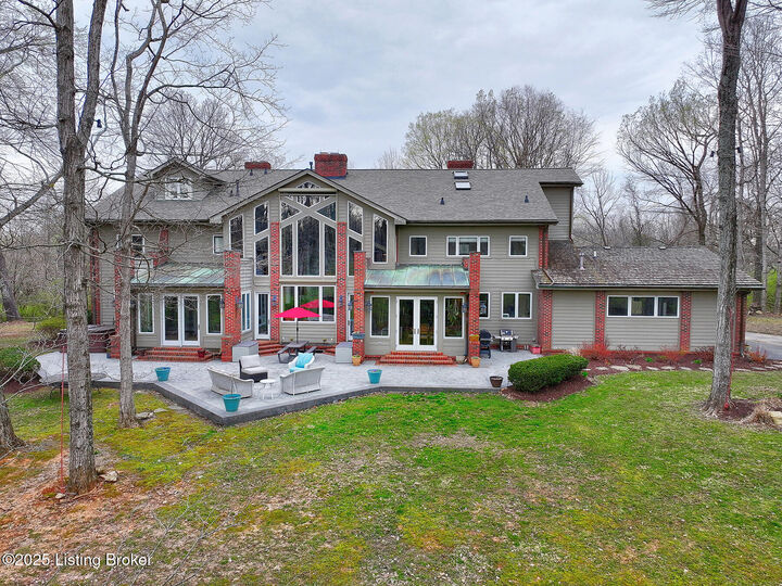 Property Photo:  4226 Dolphin Rd  KY 40220 