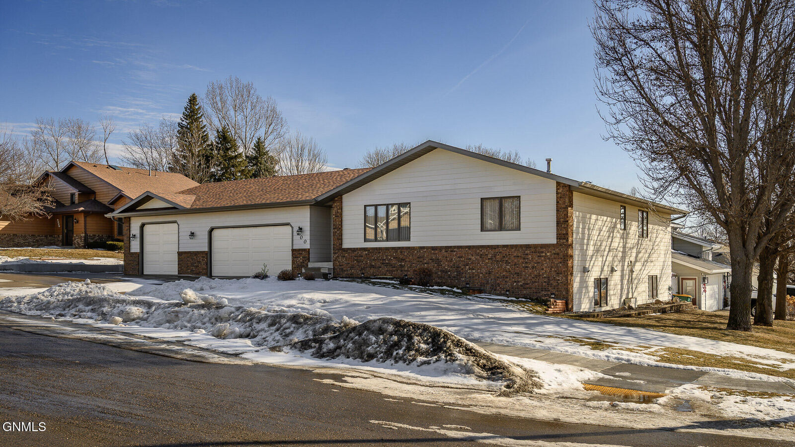 Property Photo: 900 St Thomas Trail ND 58554