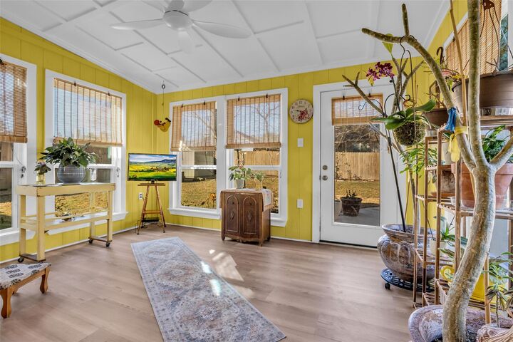 Property Photo: 242 Sunset Path N TX 77316