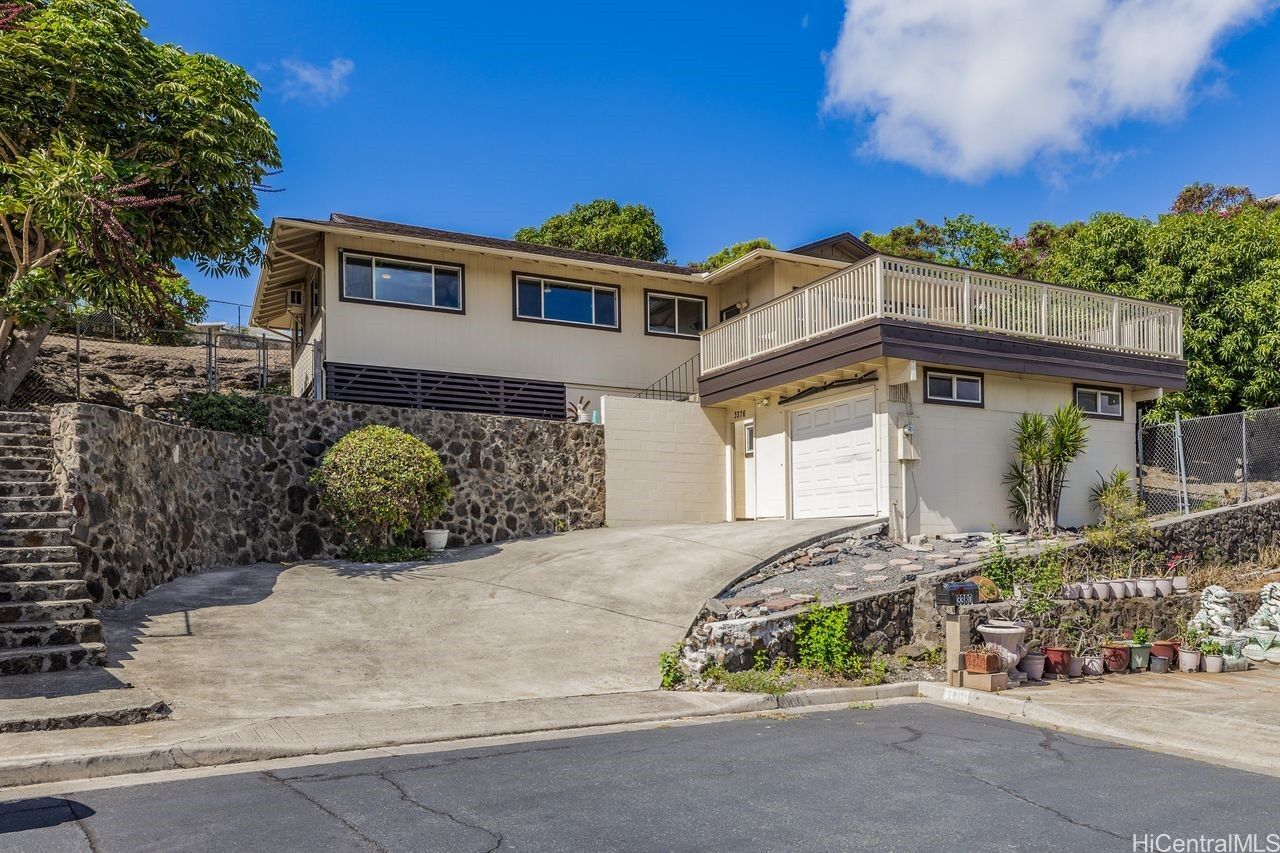 Property Photo: 3376 Ala Laulani Street HI 96818