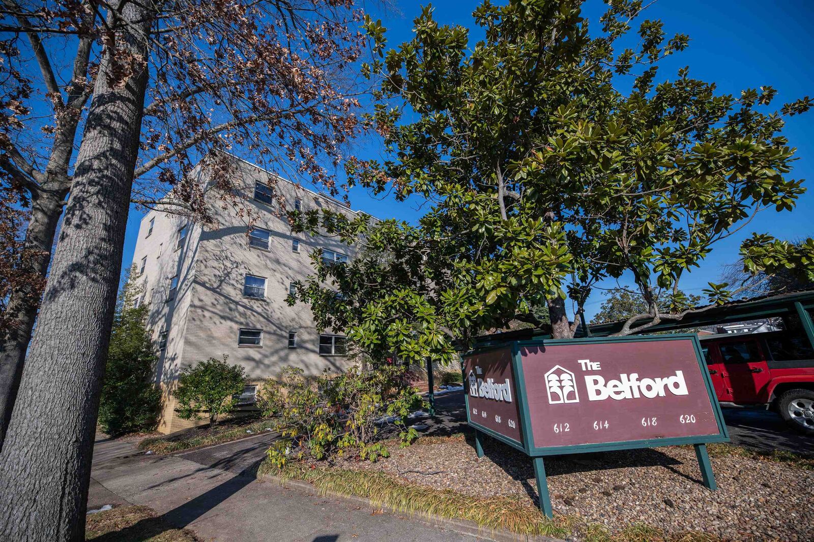 Property Photo: 612 11th Ave Apt 1B WV 25701