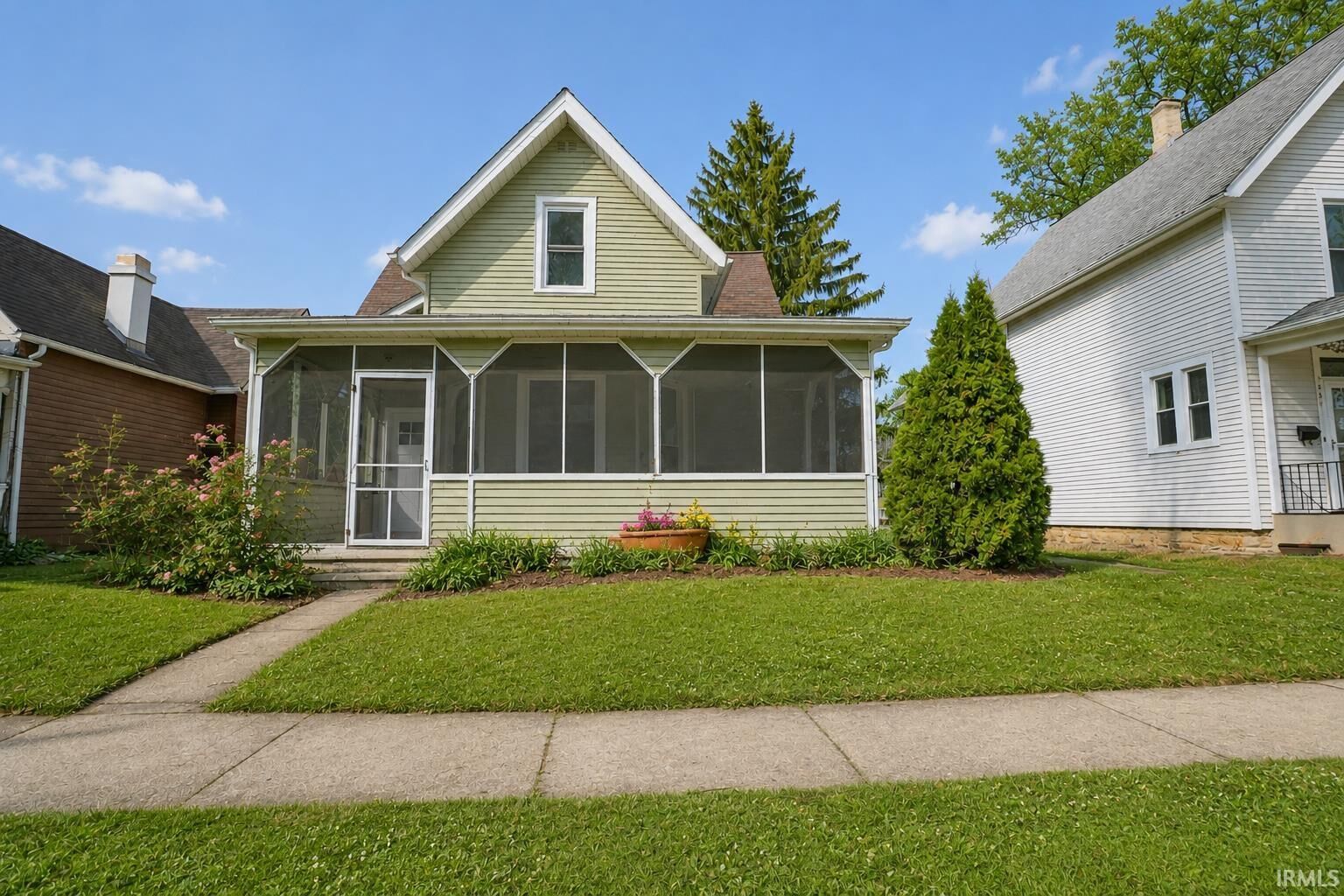 Property Photo: 1025 Rivermet Avenue IN 46805-4230