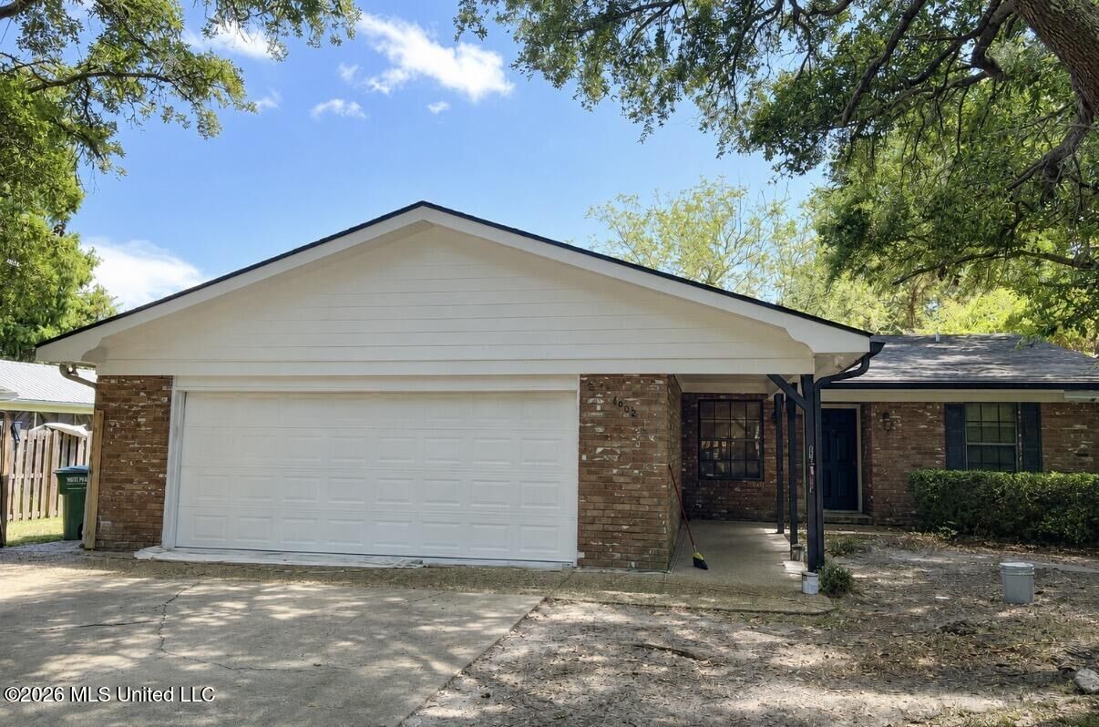 Property Photo:  1306 Short Avenue  MS 39567 