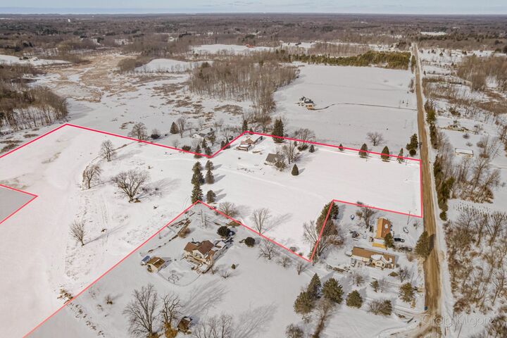 Property Photo:  15425 132nd Avenue  MI 49448 