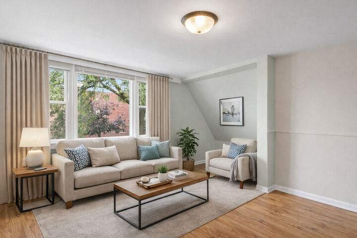 Property Photo:  1342 Circle Avenue 2  IL 60130 