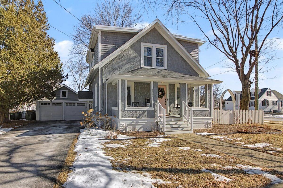 Property Photo: 136 E Jackson Street IL 60543