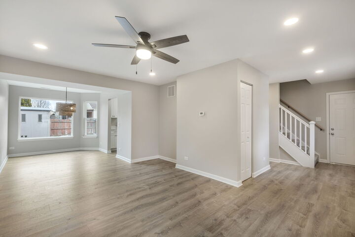 Property Photo:  1283 Huntington Drive  IL 60060 