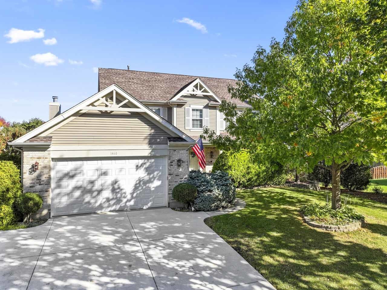 Property Photo: 1460 Lancaster Lane IL 60102