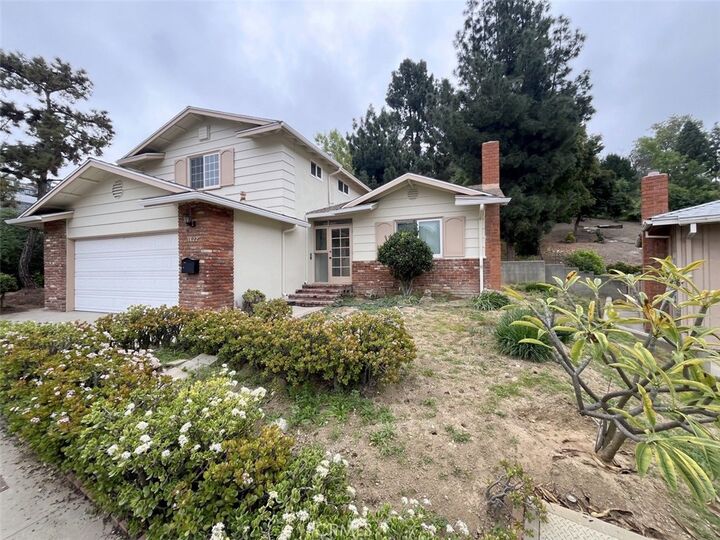 Property Photo: 1622 Sunny Heights CA 90065