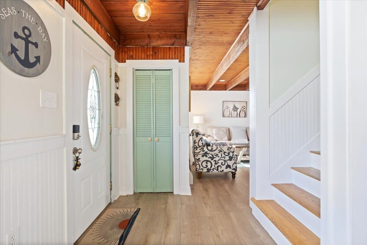 Property Photo: 10 Lower Beach Road ME 04072