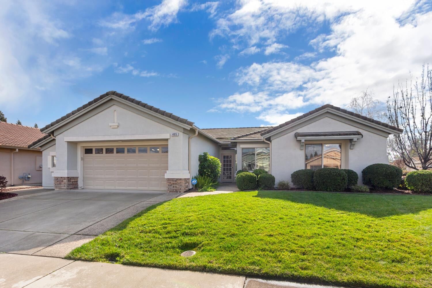 Property Photo:  405 Lilypond Lane  CA 95648 