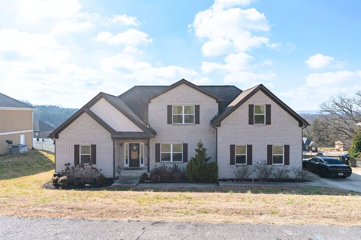 Property Photo: 1707 Aster Dr TN 38401