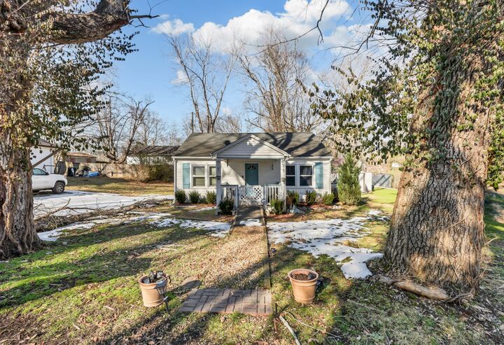 Property Photo: 705 Williams Ln TN 37040